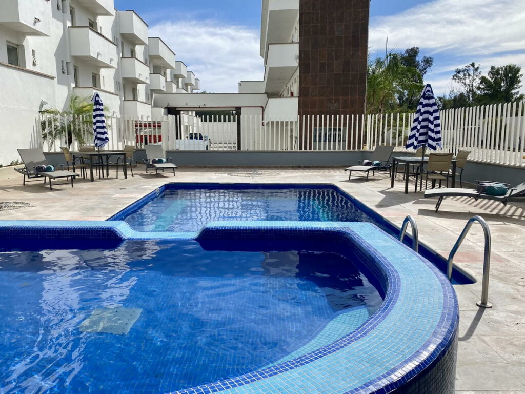 Amenities Swimming pool Hotel InHouse León Guanajuato